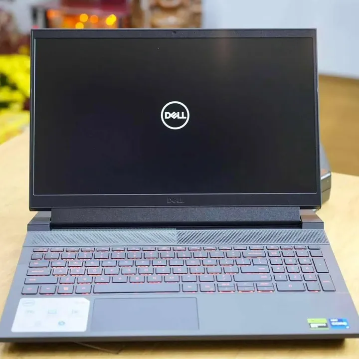 DELL Gaming G15 5530 - Gambar 2