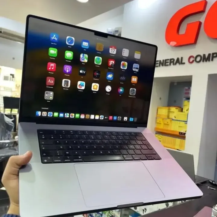 MacBook Pro 16 inch (2023) - Gambar 2