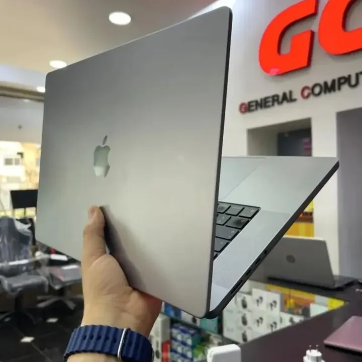 MacBook Pro 16 inch (2023) - Gambar 3