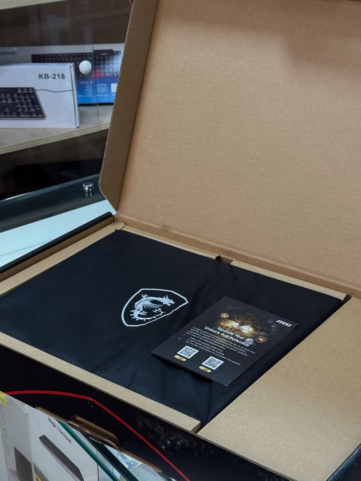 MSI Vector 16 HX AI A2XWHG - Gambar 9