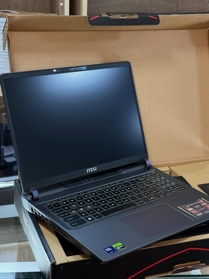 MSI Vector 16 HX AI A2XWHG - Gambar 2