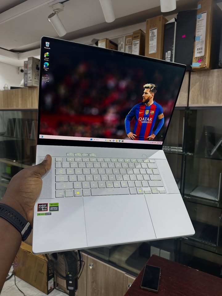 ASUS ROG ZEPHYRUS G16 OLED - Gambar 3